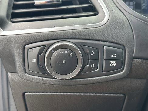 Used 2022 Ford Edge Titanium image 28