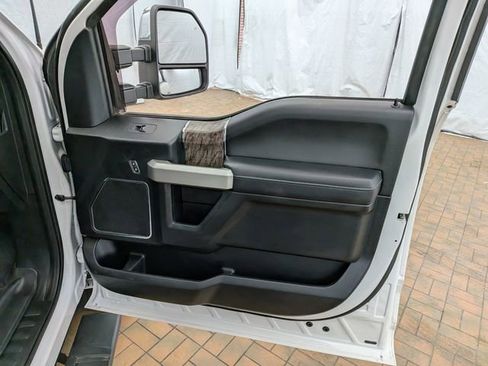 Certified 2019 Ford F250 Lariat w/ Chrome Package image 28