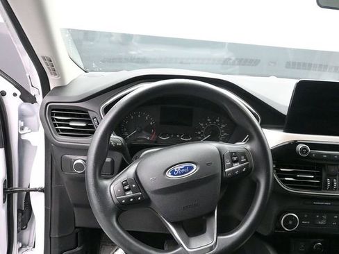 Used 2021 Ford Escape SE image 21