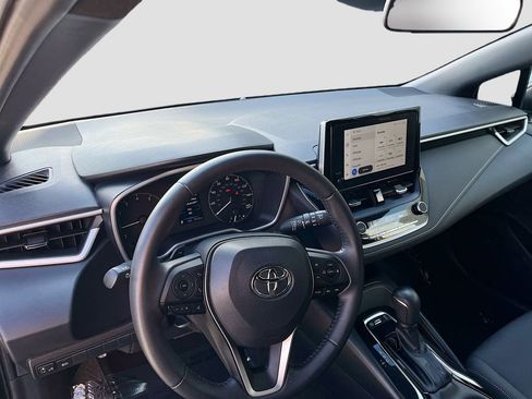 Used 2023 Toyota Corolla SE w/ SE Premium Package FWD image 9