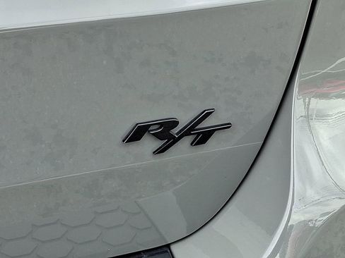 Used 2022 Dodge Durango R/T w/ Blacktop Package AWD/4WD image 32