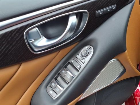 Used 2024 INFINITI Q50 Sensory image 12