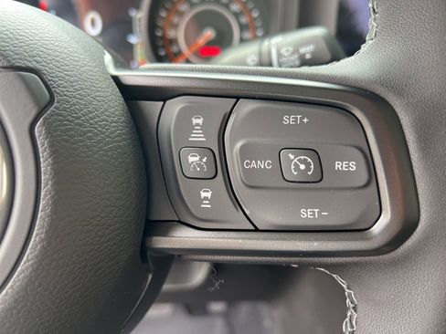 New 2025 Jeep Gladiator Sport image 13