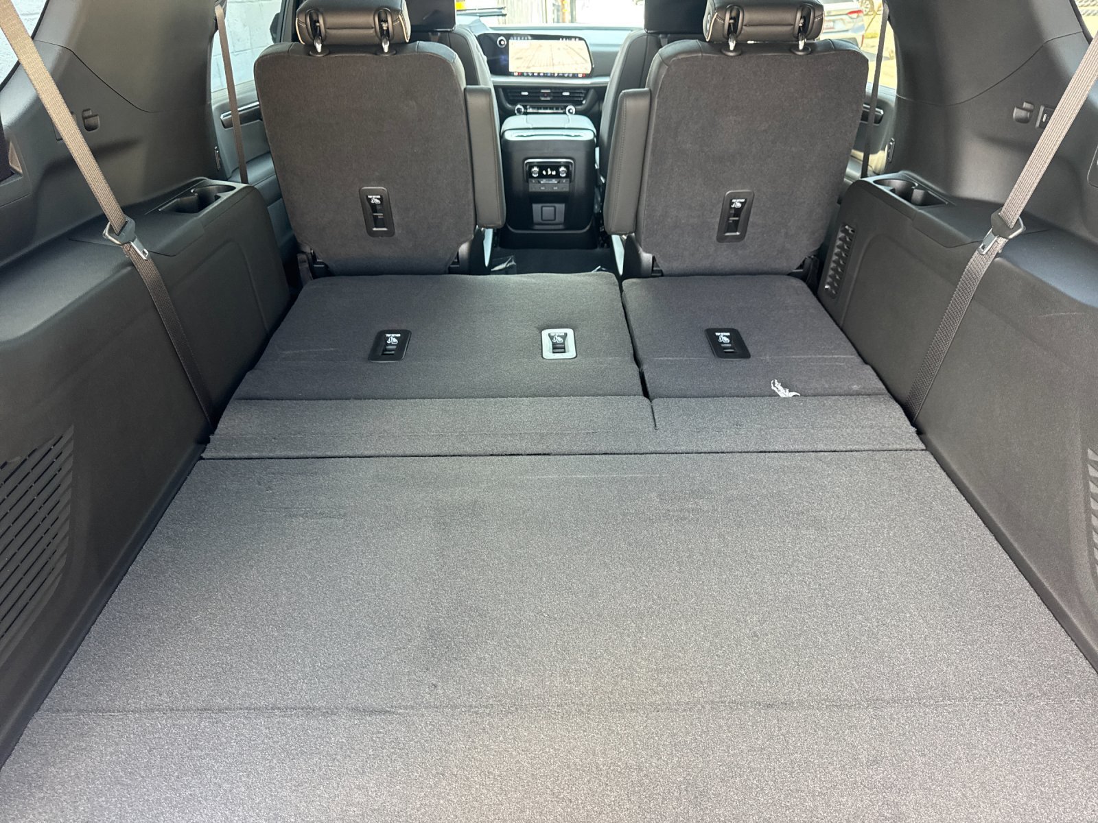 New 2026 Chevrolet Suburban Premier RWD image 17