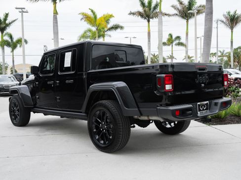 Used 2024 Jeep Gladiator Sport AWD/4WD image 23