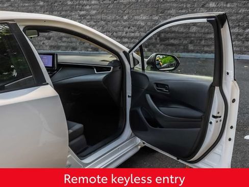 Used 2025 Toyota Corolla LE FWD image 17