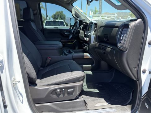 Used 2023 GMC Sierra 2500 SLT w/ SLT Preferred Package AWD/4WD image 10