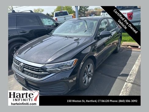 Used 2024 Volkswagen Jetta SE FWD image 1