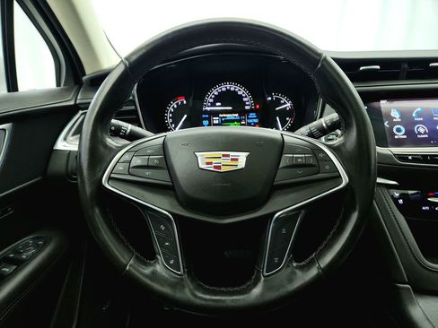Used 2019 Cadillac XT5 Premium Luxury image 16