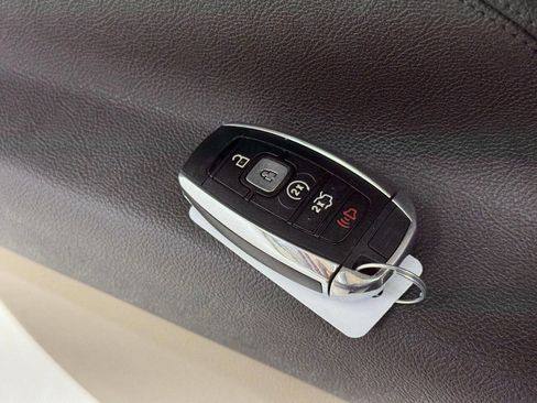 Used 2019 Lincoln Continental Reserve image 72