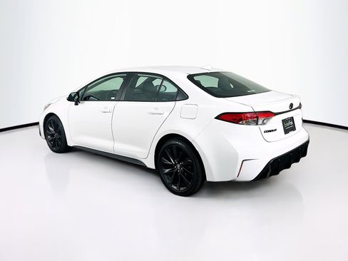 Used 2023 Toyota Corolla SE image 5