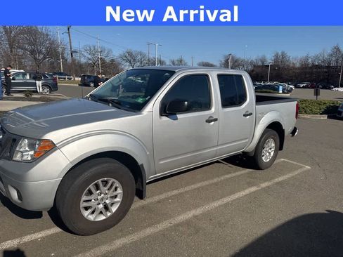Used 2019 Nissan Frontier SV image 1