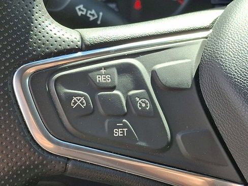 Used 2022 Chevrolet Malibu LT FWD image 21