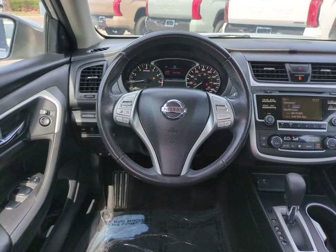 Used 2017 Nissan Altima 2.5 SV FWD image 15