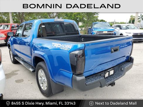 Used 2017 Toyota Tacoma SR image 3