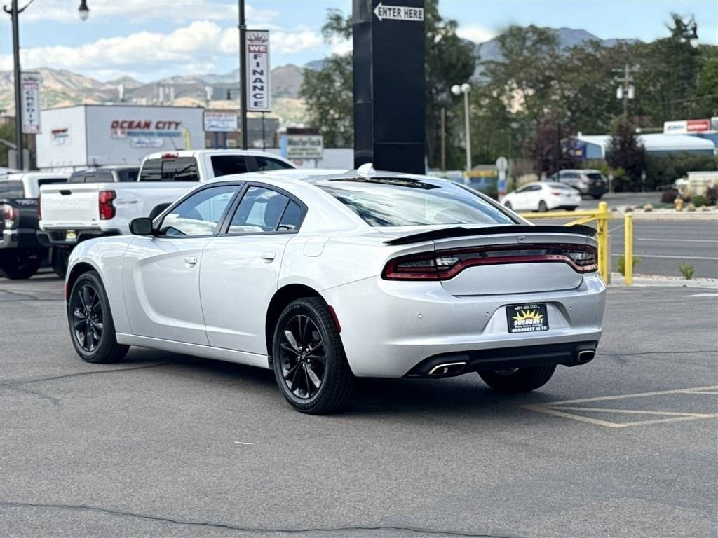 Used 2020 Dodge Charger SXT w/ Blacktop Package AWD/4WD image 5