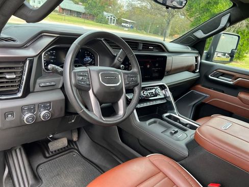 Used 2025 GMC Sierra 2500 Denali Ultimate image 16