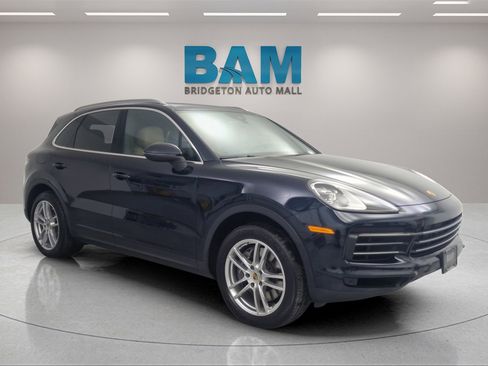 Used 2023 Porsche Cayenne image 1