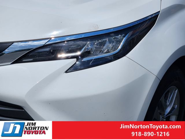 Used 2021 Toyota Sienna LE FWD image 11