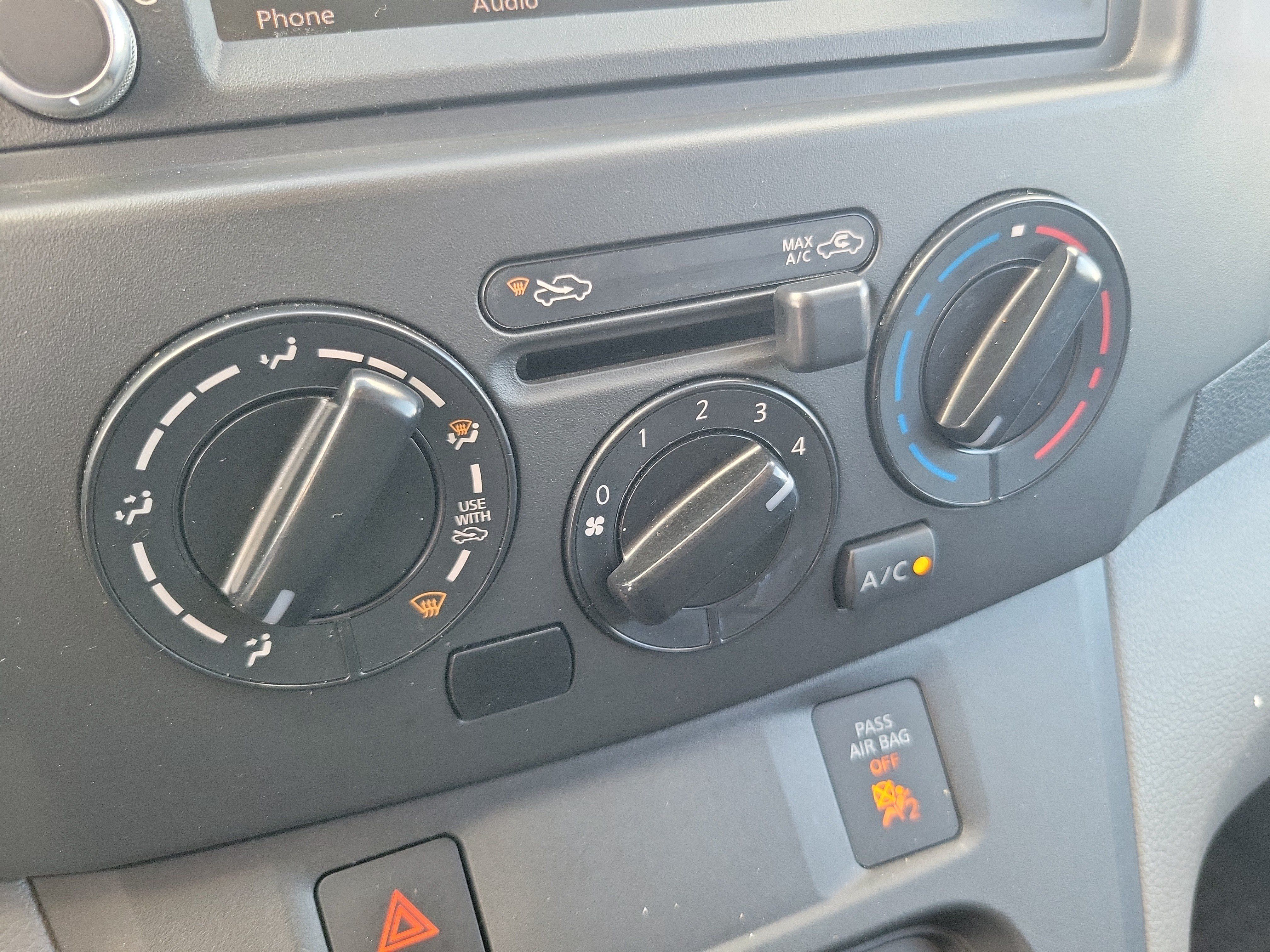 Used 2020 Nissan NV200 S FWD image 21