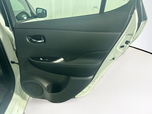 Used 2024 Nissan Leaf S FWD image 30