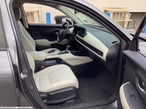 Used 2024 Honda HR-V LX image 12
