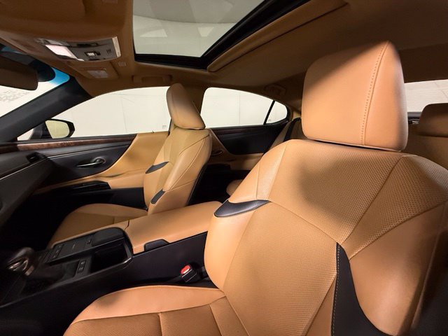 Used 2022 Lexus ES 300h w/ Premium Package FWD image 5