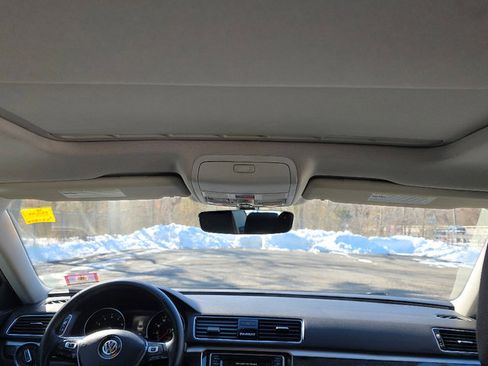 Used 2018 Volkswagen Passat 2.0T SE image 23