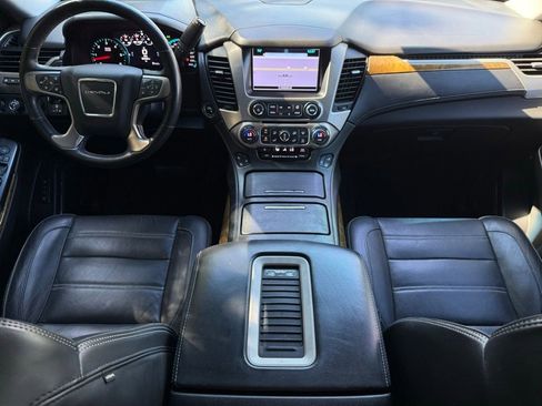 Used 2017 GMC Yukon Denali image 10