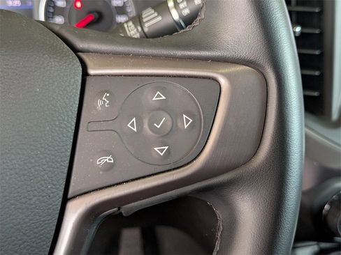 Certified 2023 GMC Acadia AT4 image 18