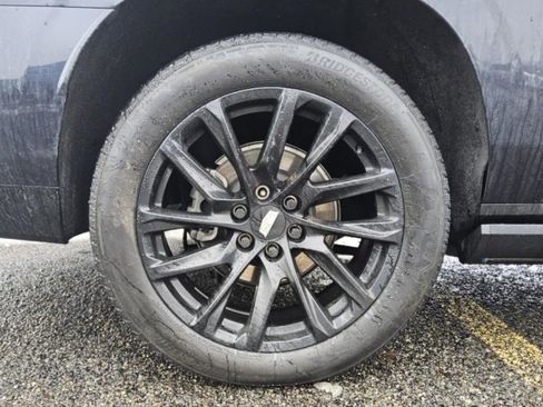 Used 2023 Cadillac Escalade ESV Sport Platinum w/ LPO, ONYX Package image 2