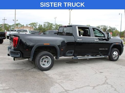 Used 2022 GMC Sierra 3500 Denali w/ Denali Ultimate Package image 11