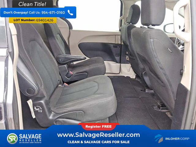 Used 2022 Chrysler Voyager LX FWD image 15