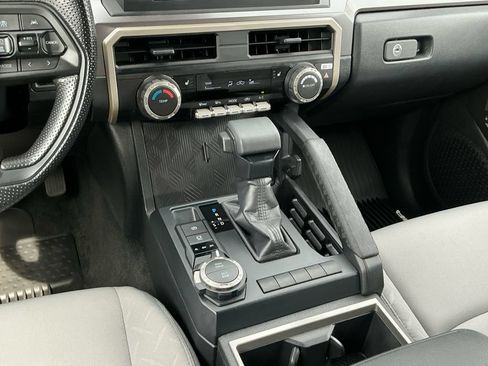 Used 2026 Toyota Tacoma SR5 AWD/4WD image 12