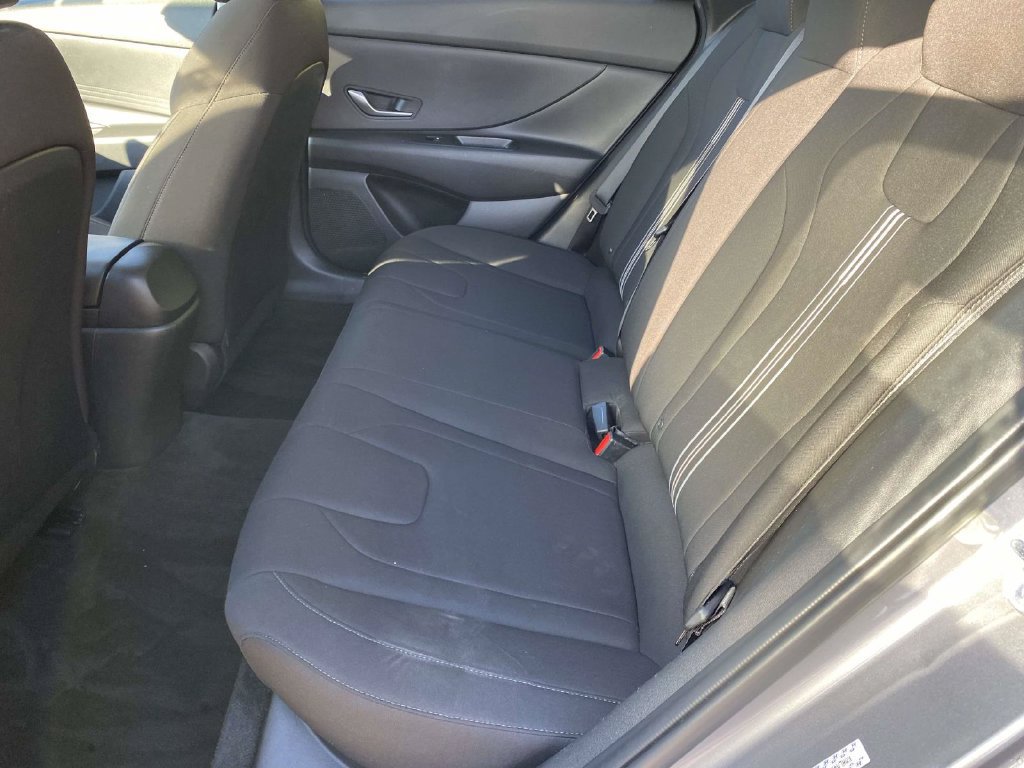 Used 2023 Hyundai Elantra SEL w/ Cargo Package FWD image 10