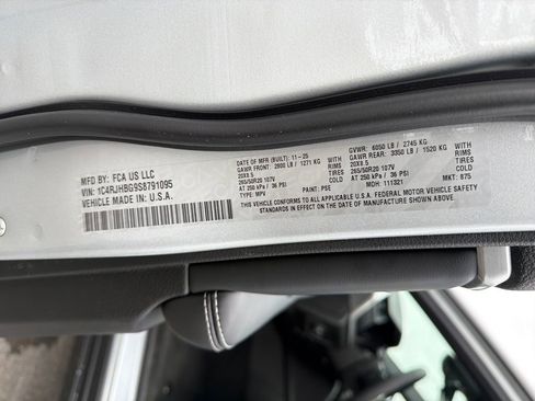 New 2025 Jeep Grand Cherokee Limited w/ MOPAR Finishing Package image 25