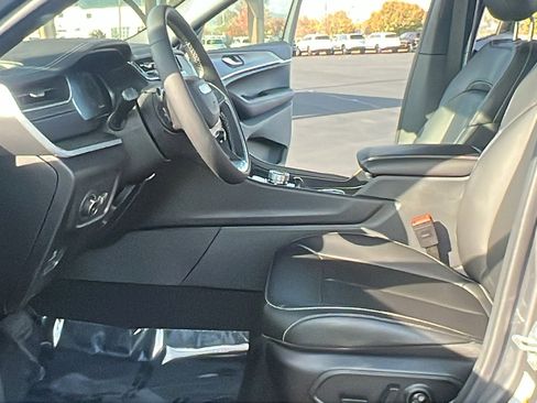 New 2025 Jeep Grand Cherokee Limited w/ Trailer Tow Package image 14