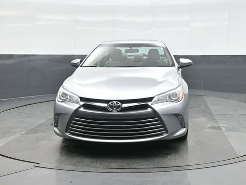 Used 2016 Toyota Camry XLE image 2
