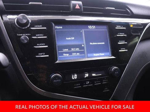 Used 2018 Toyota Camry SE w/ Moonroof Package FWD image 8