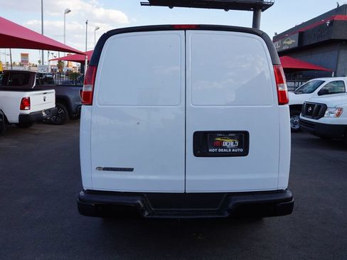 Used 2020 Chevrolet Express 3500 Extended w/ Driver Convenience Package RWD image 7