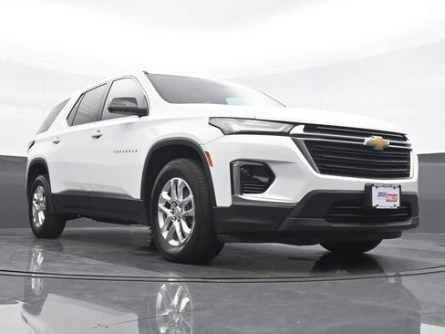 Used 2023 Chevrolet Traverse LS image 24