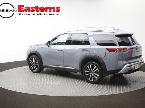 Used 2024 Nissan Pathfinder Platinum w/ Black Appearance Package AWD/4WD image 67