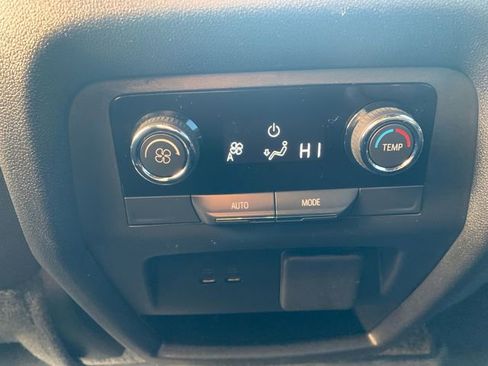 Used 2024 Chevrolet Traverse Z71 w/ Enhanced Driving Package image 19