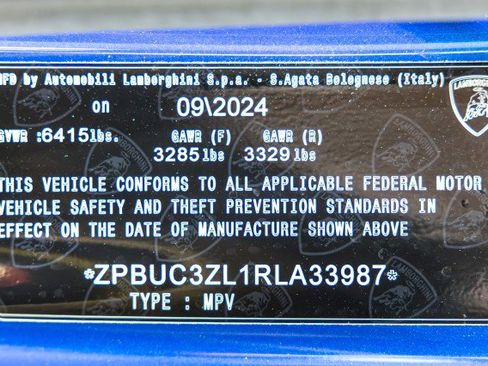 Used 2024 Lamborghini Urus Performante AWD/4WD image 55