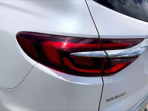 Used 2018 Buick Enclave Avenir w/ Avenir Technology Package FWD image 26