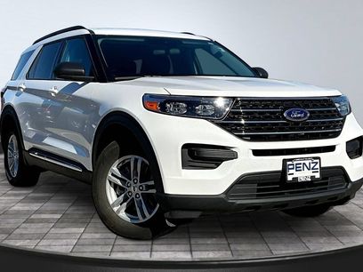 Used 2024 Ford Explorer XLT w/ Class IV Trailer Tow Package
