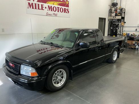 Used 2002 GMC Sonoma SLS w/ Marketing Option Pkg RWD image 3