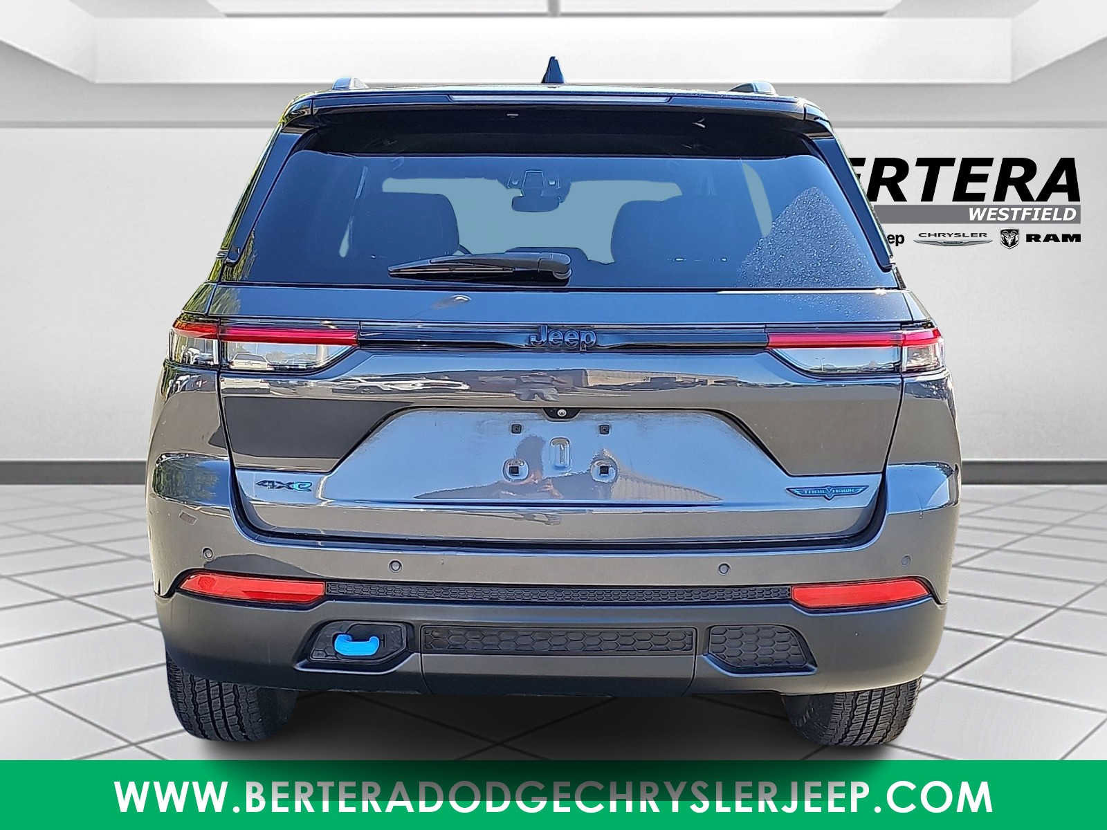 Used 2022 Jeep Grand Cherokee Trailhawk AWD/4WD image 5