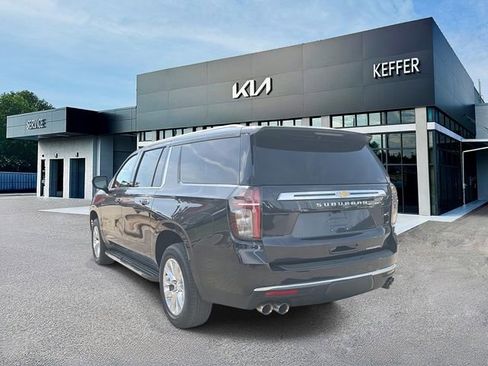 Used 2023 Chevrolet Suburban Premier image 6