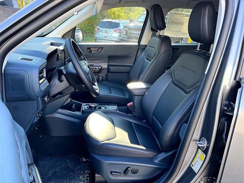 New 2025 Ford Maverick Lariat w/ Black Appearance Package image 10